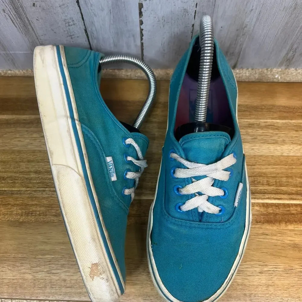 VANS Authentic Women's Size 7 Light Blue/White Low Top Lace‎ Up Skate Shoes